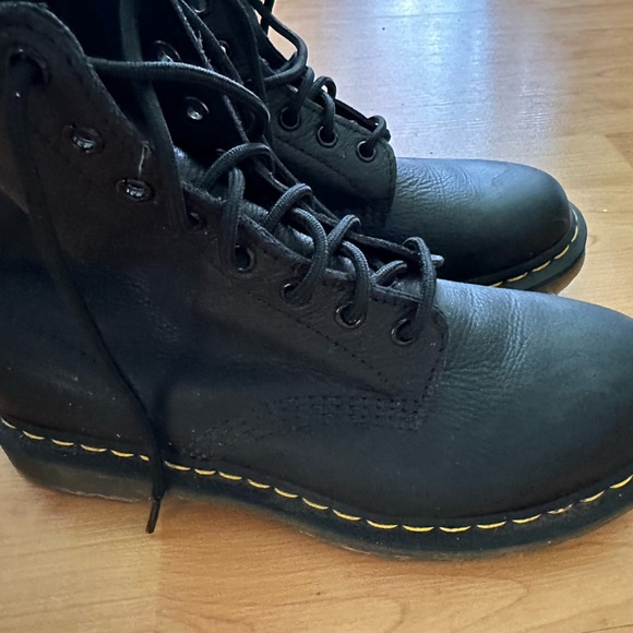 For sale: Dr. Martens boots in  good condition Available in  9 US . - Picture 5 of 6